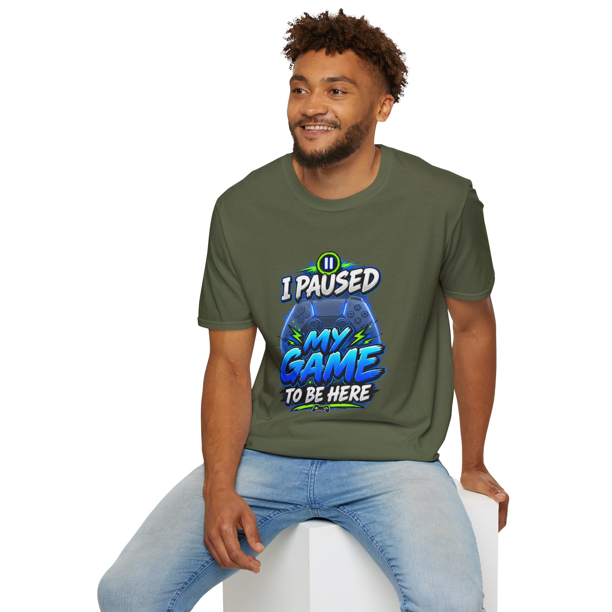 T‑Shirt — "I Paused My Game to Be Here" Gamer Graphic Tee