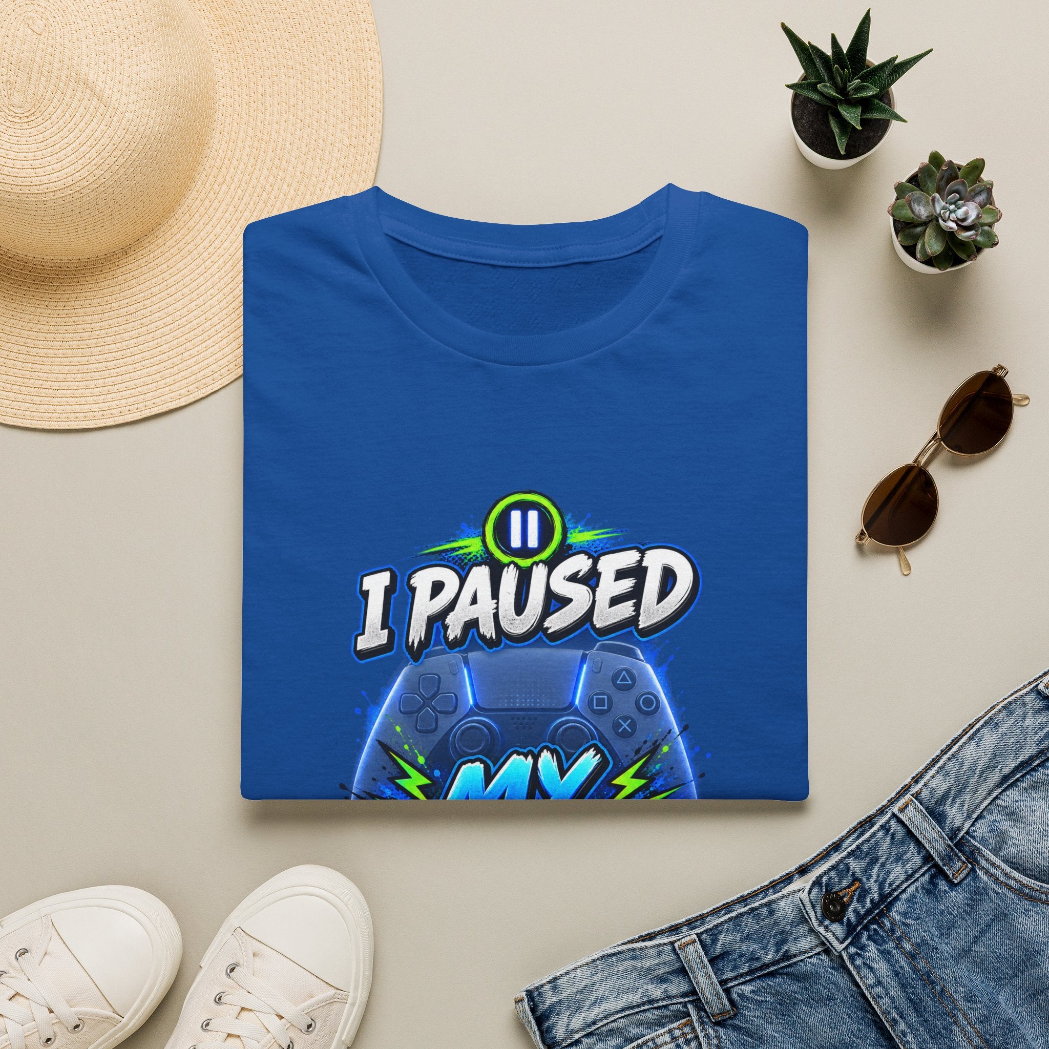 T‑Shirt — "I Paused My Game to Be Here" Gamer Graphic Tee