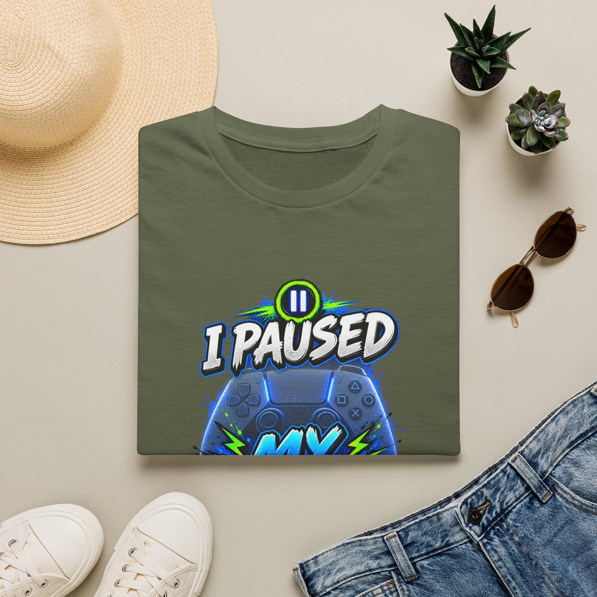 T‑Shirt — "I Paused My Game to Be Here" Gamer Graphic Tee