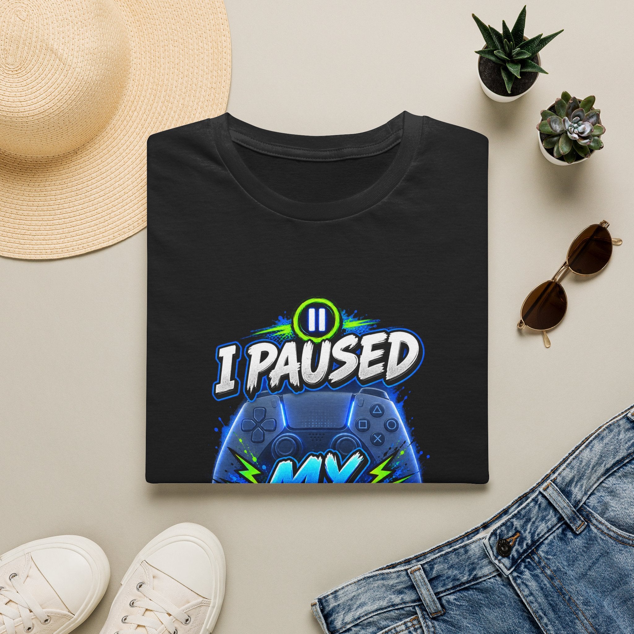 T‑Shirt — "I Paused My Game to Be Here" Gamer Graphic Tee
