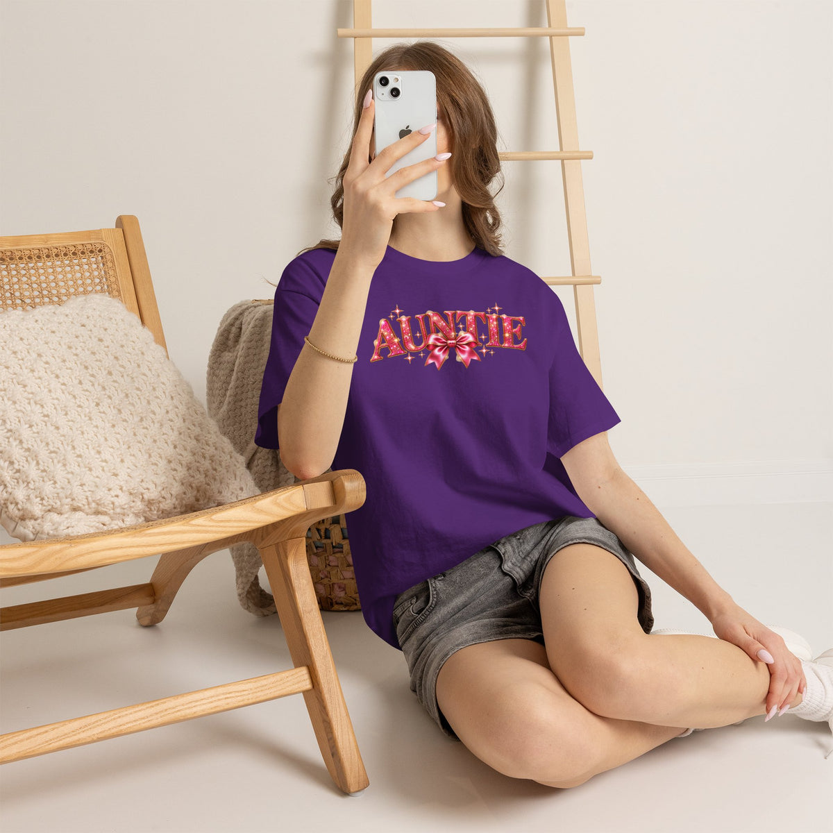 Auntie Graphic T-Shirt | Pink Bow Design
