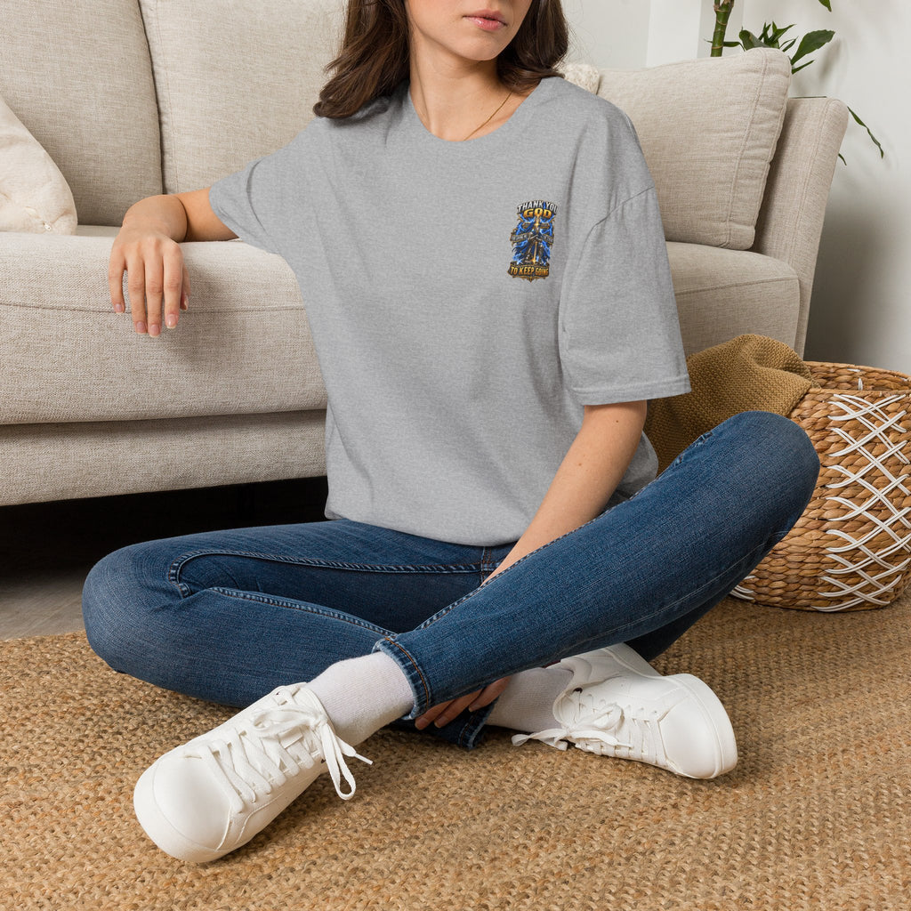 T-Shirt — "Thank You God I Keep Going" Faith Graphic Pocket Tee