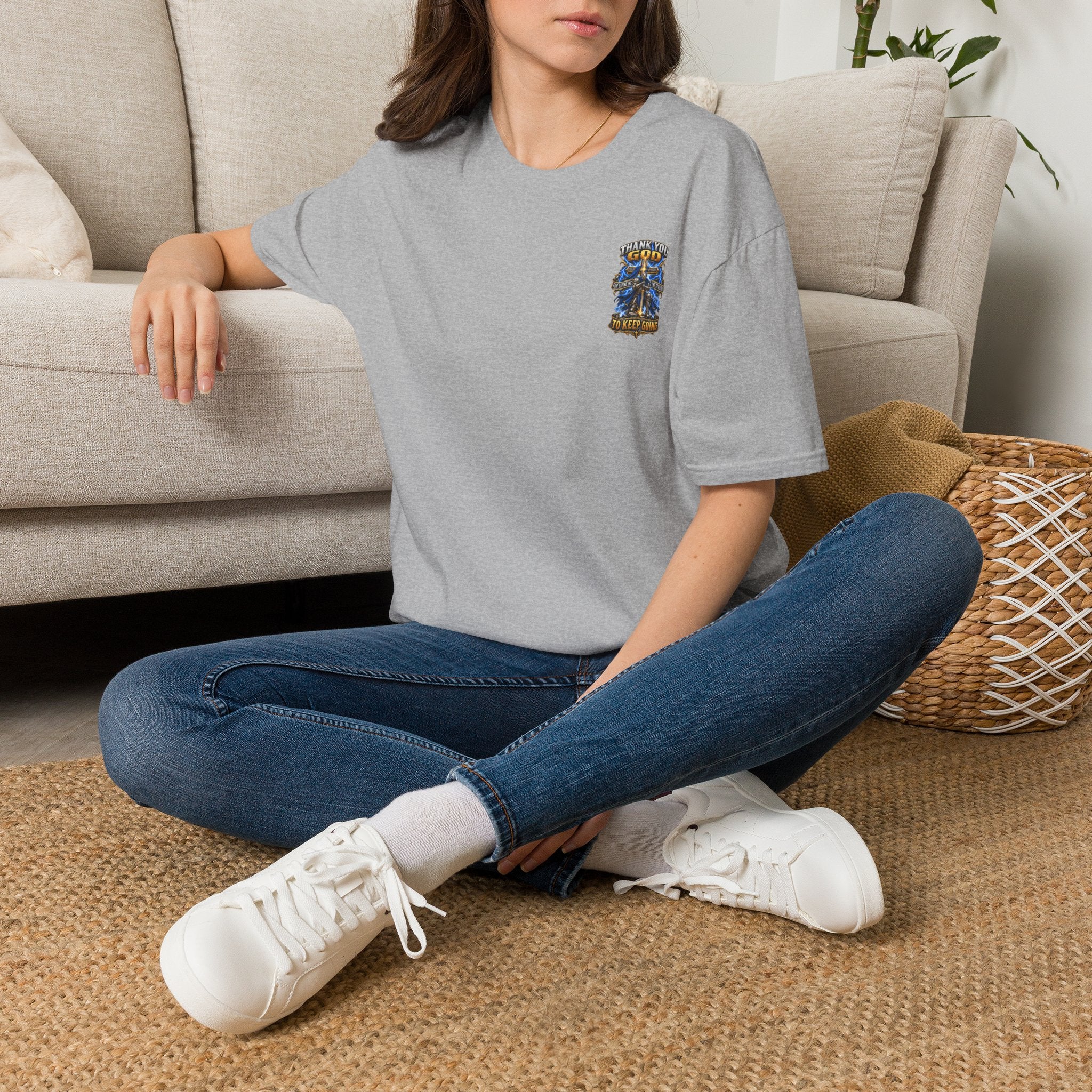 T-Shirt — "Thank You God I Keep Going" Faith Graphic Pocket Tee
