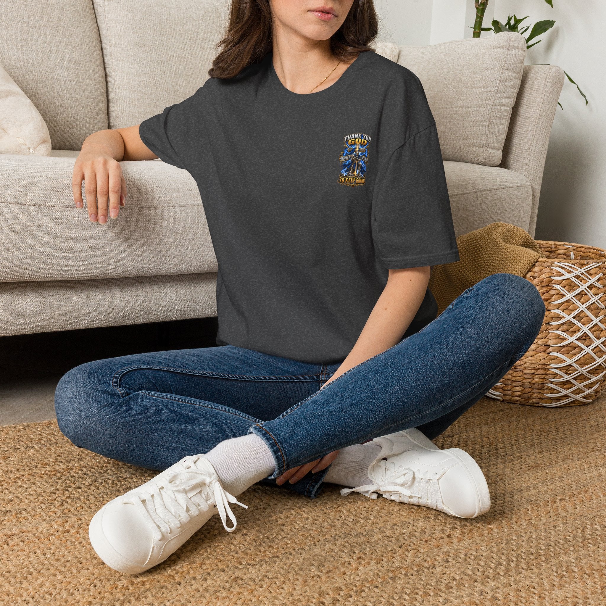 T-Shirt — "Thank You God I Keep Going" Faith Graphic Pocket Tee